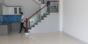 Cần ra gấp nhà phố liên kề nhà mới vào ở ngay