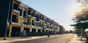 Nhà phố Hội An 3 tầng Đẹp mê ly với lối thiết kế HIỆN ĐẠI Cần Sang Tên