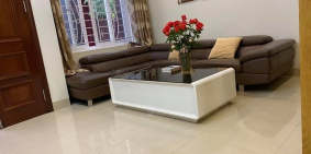 Bán gấp nhà Lạc Long Quân, gara Oto, văn phòng, cho thuê 95m2 MT5.2m giá 9.4 tỷ.