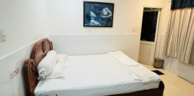 Cho thuê khách sạn khu Trung Sơn đẹp, sang trọng, giá rẻ.