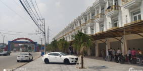 BÁN NHÀ MẶT TIỀN KINH DOANH ĐÔNG HÀO,DĨ AN