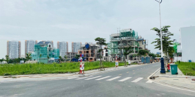 Bán đất MT Hoàng Hữu Nam, P. Long Thạnh Mỹ, Q9, giá 2.4 tỷ /nền, 90m2, sổ riêng