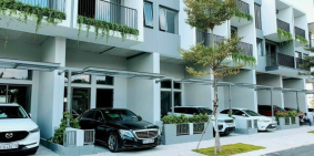 Nhà Phố Bình Dương 1 Trệt 2 Lầu, khu biệt lập & tiện ích Resort