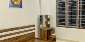 Bán nhà 3 tầng phố Vũ Hựu, TP Hải Dương, 40.3m2, mt 4.5m, ngõ ô tô đỗ cửa, 1.8 t