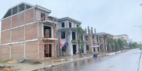 Bán Nhà Biệt Thự MINI  Trung Tâm TP Đồng Hới