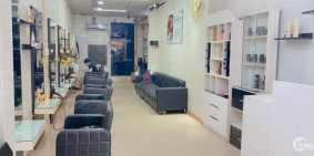 Sang nhượng lại mặt tiên trưng nữ vuong