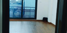 Bán nhà Trần Cung, Oto lô góc, nhà ba mặt thoáng 70m2 giá rẻ 5.4 tỷ.