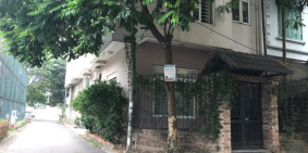 Cho thuê VP tầng 1 nhà riêng KĐT Dịch Vọng, vị trí đẹp, giá siêu tốt