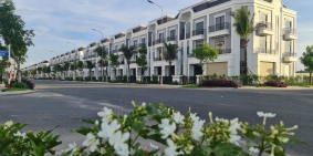 Bán nhà mặt tiền đối diện KCN Chơn Thành 5x25, 2 lầu