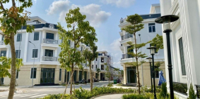 Bán nhà riêng 1 trệt 2 lầu tp.Bà Rịa - Bà Rịa Vũng Tàu, có sân vườn giá 3.2ty