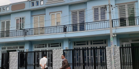 Bán nhà phố đường 130 Nguyễn Kim Cương, 40m2, 650tr, trả trước 450tr, góp 200tr.