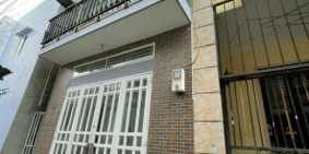 cần tiền bán gấp nhà 1 trệt 1 lầu 75m2 ở hóc môn giá 880tr hẻm xe hơi