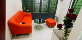 Nhỉnh 2 tỷ Có Nhà và Hộ Khẩu Quận 1 – Gần Chợ Bến Thành