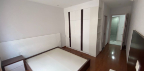 Chính chủ cho thuê căn hộ cao cấp  A3-23-17 Gold View 82m2