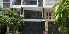 BÁN GẤP nhà 1 trệt 3 lầu KDC Xây Dựng 5 đối diện Merita Khang Điền. DT 5X18.