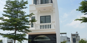 Nhà Phố Long Hậu,Cách Sài Gòn 15km,1 trệt 2 lầu,Ưu đãi 150 triệu sở hữu ngay.