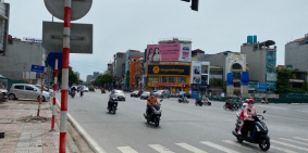 Chính chủ bán nhà mặt đường Nguyễn Văn Cừ, mặt tiền 6m, lô góc, 2 mặt tiền.