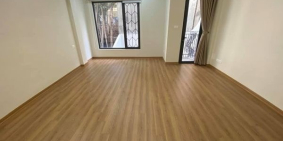 Bán nhà Phố Đội Cấn 5 tầng, 4,7m mặt tiền. Nhà mới giá 4,3 tỷ