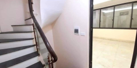 Bán nhà đẹp ngõ thoáng khu Pháo Đài Láng, 45m2, 5 tầng, gần phố, giá chỉ 4 tỷ