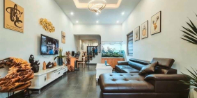 Bán nhà phố Nguyễn Thượng Mẫn, TP HD, 70m2, 2.5 tầng, gara ô tô, 2 ngủ, chỉ 2.5