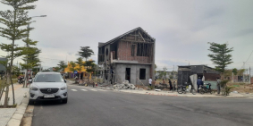 Bán nhanh 1 lô ngay đối diện trạm thu phí Nam Đà Nẵng. Giá sụp hầm (1750tr)