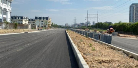 Cần bán gấp đất nền ASC Móng Cái, sổ đỏ 120m2, lô góc, view công viên