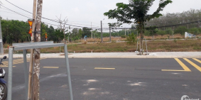 Bán lỗ, rẻ hơn thị trường 50tr, mặt tiền DT742, 100m2, full tc