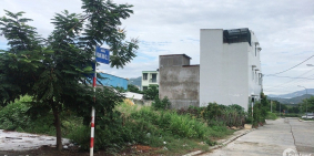 Bán đất mặt đường Nguyễn Tất Thành, TP Nha Trang, thích hợp để đầu tư