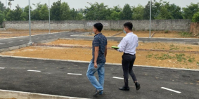 Gia đình hết tiền cần bán gấp lô 3 mặt tiền giá chỉ 900 tr thích hợp kinh doanh