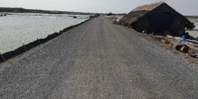 Cần bán gấp lô đất mặt tiền đường xe hơi, đường đê muối Tiền Giang, Lý Nhơn, Cần