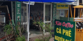 sang quán cà phê ngay cầu vượt quang trung