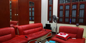 Bán nhà mặt phố Huỳnh Thúc Kháng kinh doanh tốt 34m x 3T ô tô vào nhà giá chỉ