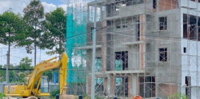 nhà đã xây gần xong dân cư hiện hữu .