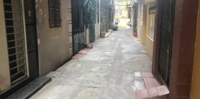 Bán nhà Hoàng Hoa Thám, cách phố 40m, mặt tiền rộng, ngõ ô tô nhỏ đỗ cửa