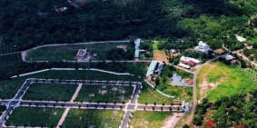 Đất ngay trung tâm thành phố. Giá 6.6tr/m2 đã có sổ. Đầu tư đã lời gần 300tr/lô