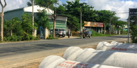 Bán gấp lô đất nền gần Chợ Bình Chánh.. Mặt tiền chính chủ.