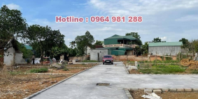 Bán gấp lô đất tiềm năng tại Hòa Lạc - Gần đường 420 - Giá chỉ 700tr/lô.