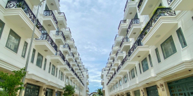 Nhà Phố Liền Kề cách Quốc lộ 1A chỉ 20m