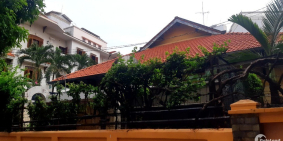 Bán Biệt thự cổ Pasteur  Q3 gần 100 năm tuổi 1 đời chủ 568m2 2 tầng mái ngói.