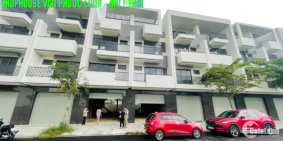 Bán nhanh nhà phố trung tâm Nha Trang mặt tiền 43m , chỉ 5,5 Tỷ, SD 327m2