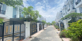 Nhà Mới Xây Rất Đẹp Cách ĐL Đồng Khởi 200m. 