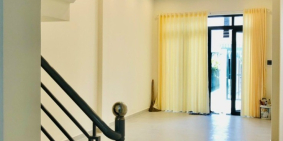 Cho thuê nhà mặt tiền đường 212, Đỗ Xuân Hợp 1 trệt 1 lầu, 2PN, 2WC mới 100%