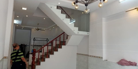 Bán nhà đường Hoà Bình Đầm Sen sổ vuông vứt 60m2 Giá: 8.8 tỷ