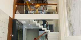 Chính chủ cần bán nhà đẹp đường rộng 20m, ngay ubnd Tân Tạo.