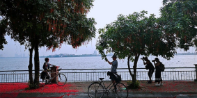 Bán gấp Võng Thị, ôtô đỗ gần nhà cạnh Hồ Tây, 43m2 nhà 4 tầng giá 5.35 tỷ.