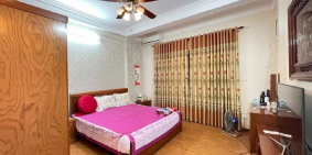 Bán nhà phố Trích Sài, Tây Hồ vị trí VIP, nhà gần hồ, sướng nhỉnh 4 tỷ.