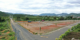 Đất TT TP Bảo Lộc, ngay đường chánh Đinh Công Tráng, ven sông, hướng núi. SHR