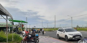 nền đối diện trung tâm thương mại giá đầu tư