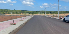 Bán Gấp 5 nền liền kề ngay trung tâm Phú Riềng, mặt tiền DT 42m giá bao sổ 490TR