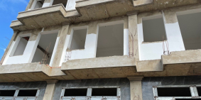 Bán nhà 1 trệt 2 lầu giá 900tr